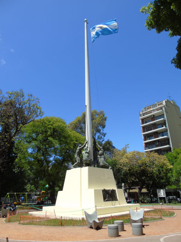 Izando la bandera