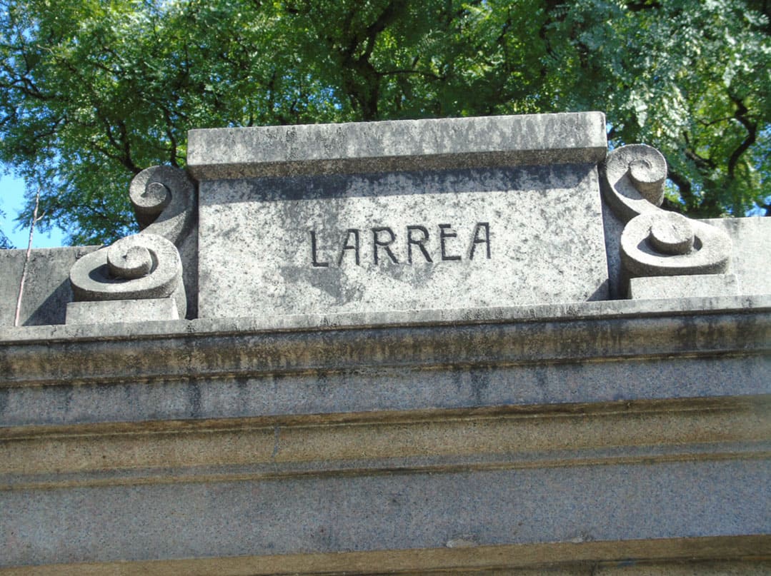 Juan Larrea