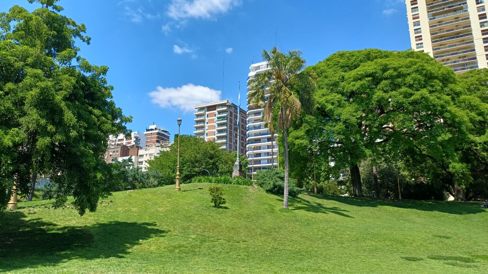 Plaza Barrancas de Belgrano
