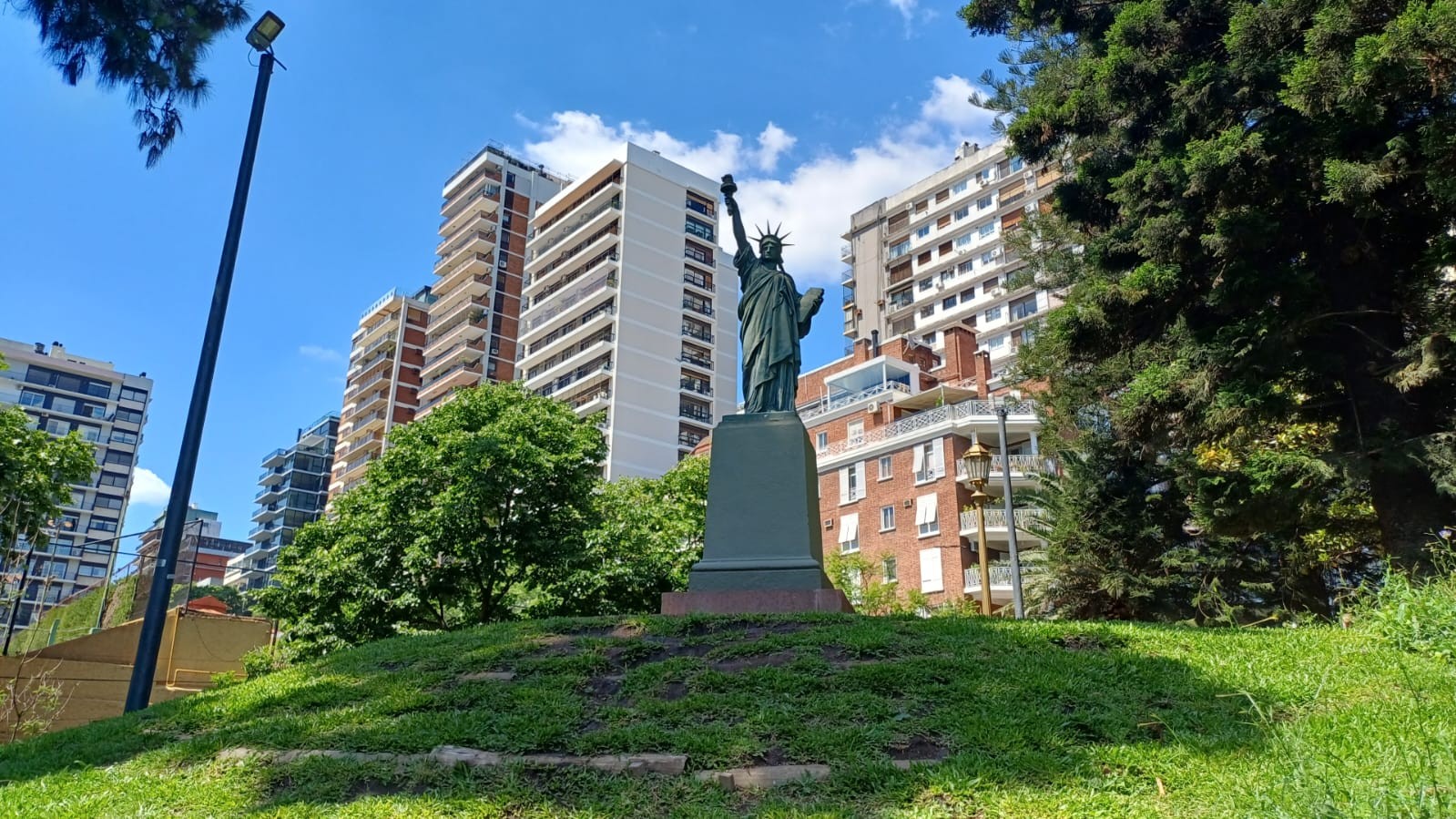 Plaza Barrancas de Belgrano