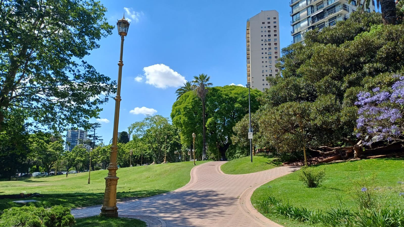 Plaza Barrancas de Belgrano