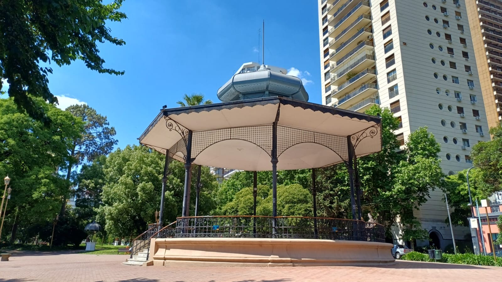 Plaza Barrancas de Belgrano