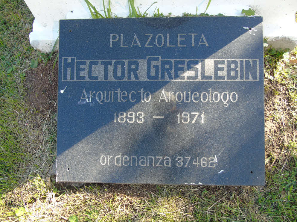 Plazoletsa Héctor Greslebín