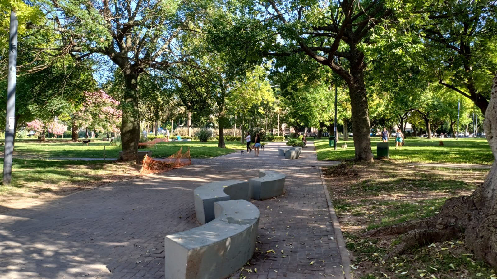 Plaza Irlanda