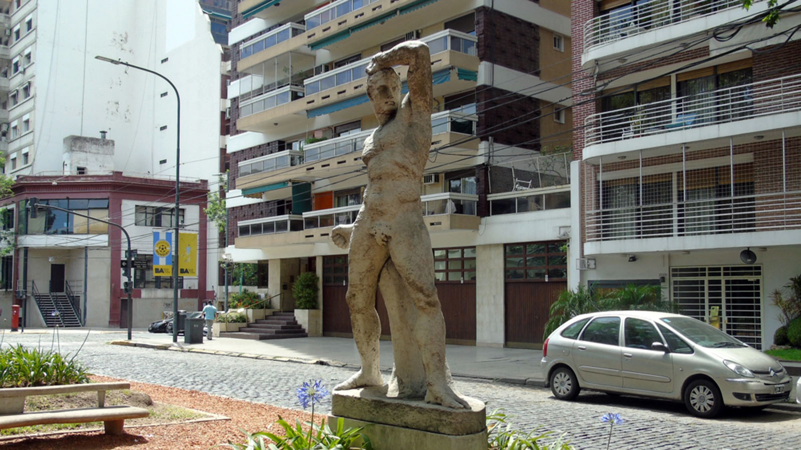 Cantero Central Paseo República de Filipinas