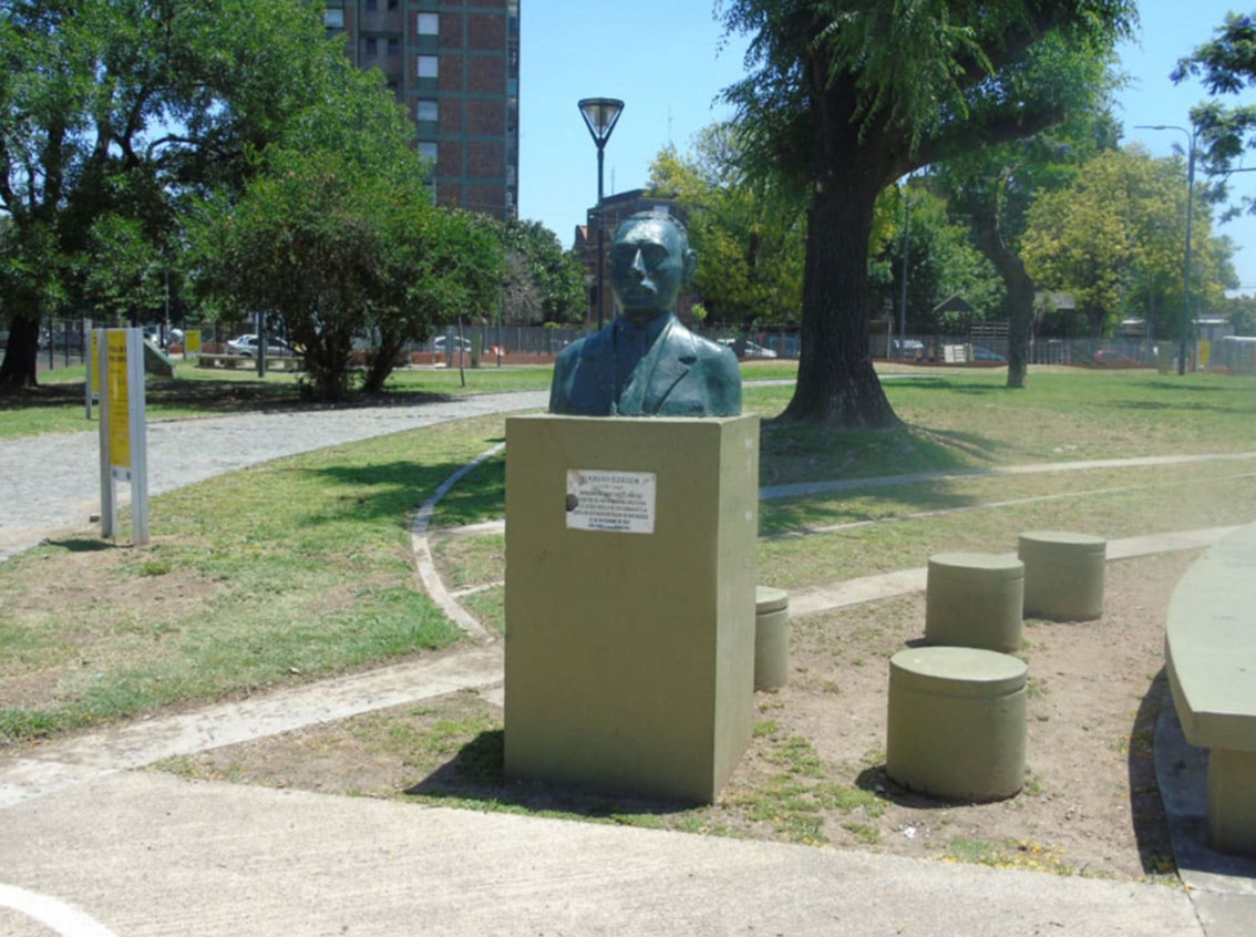 Homenaje a Gabino Ezeiza