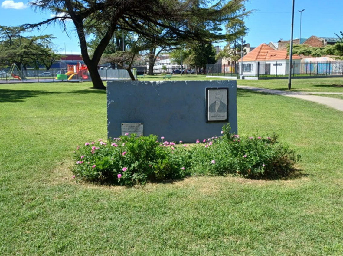 Homenaje al Dr. Miguel Larreynaga