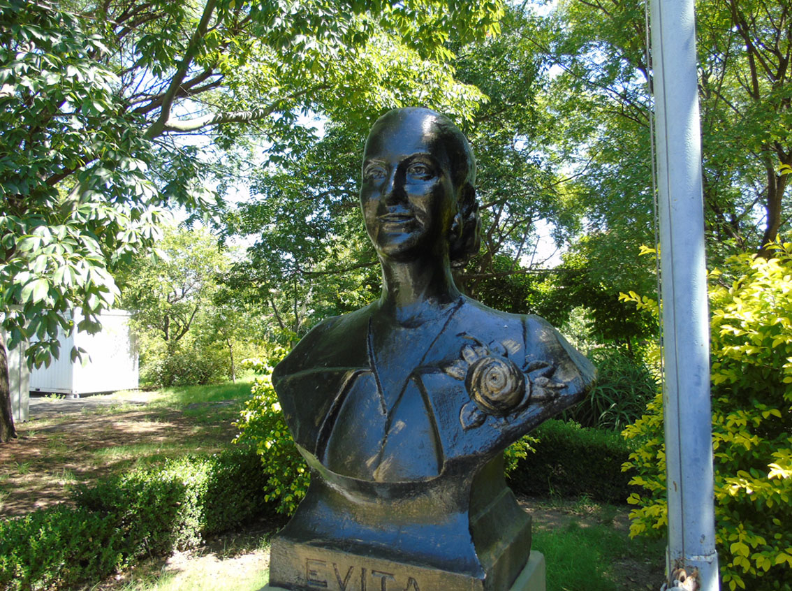 Homenaje a Eva Duarte de Perón