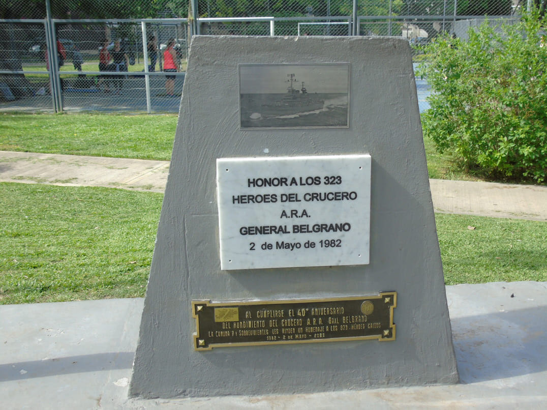 Homenaje Honor a los 323 Héroes del Crucero A-R-A- General Belgrano