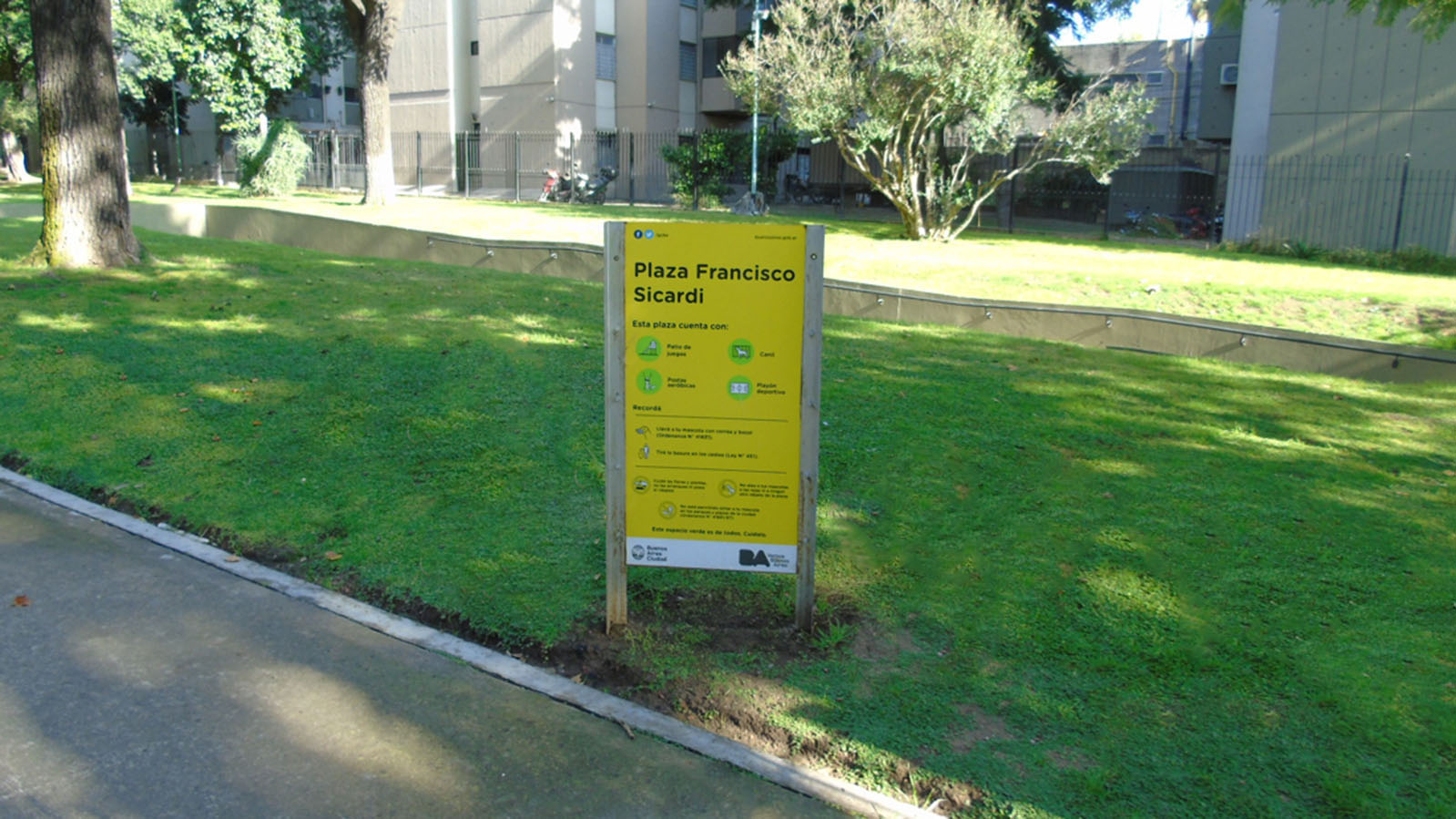 Plaza Francisco Sicardi