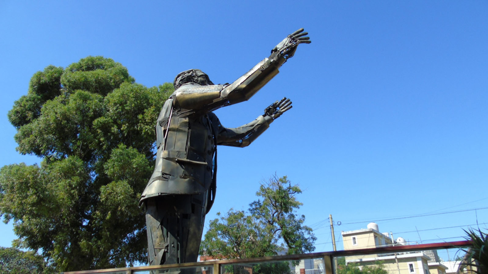 Plazoleta Dr. Carlos Saavedra Lamas