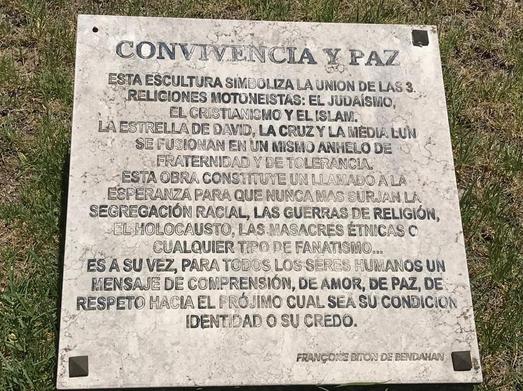 Convivencia y Paz (placa)