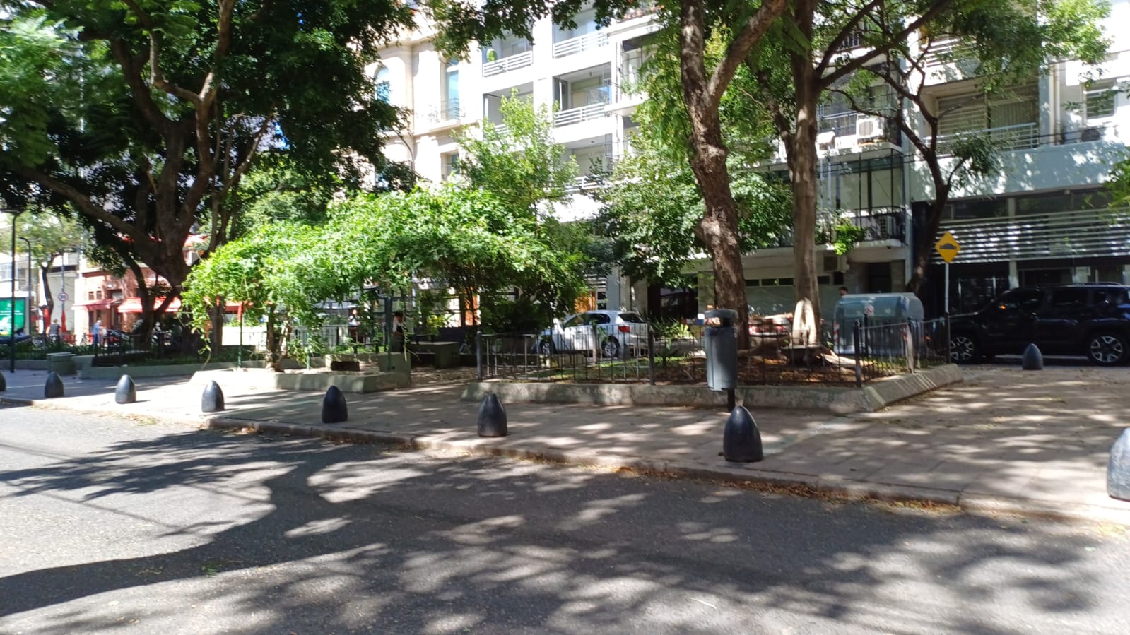 Cantero Central Dr. Roberto Noble