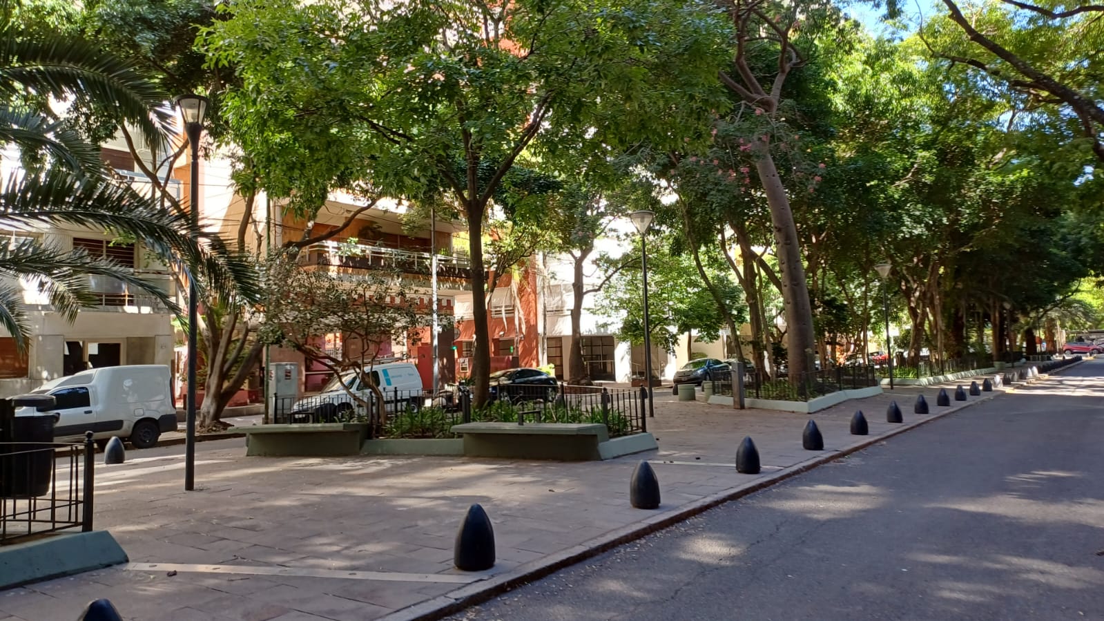 Cantero Central Dr. Roberto Noble