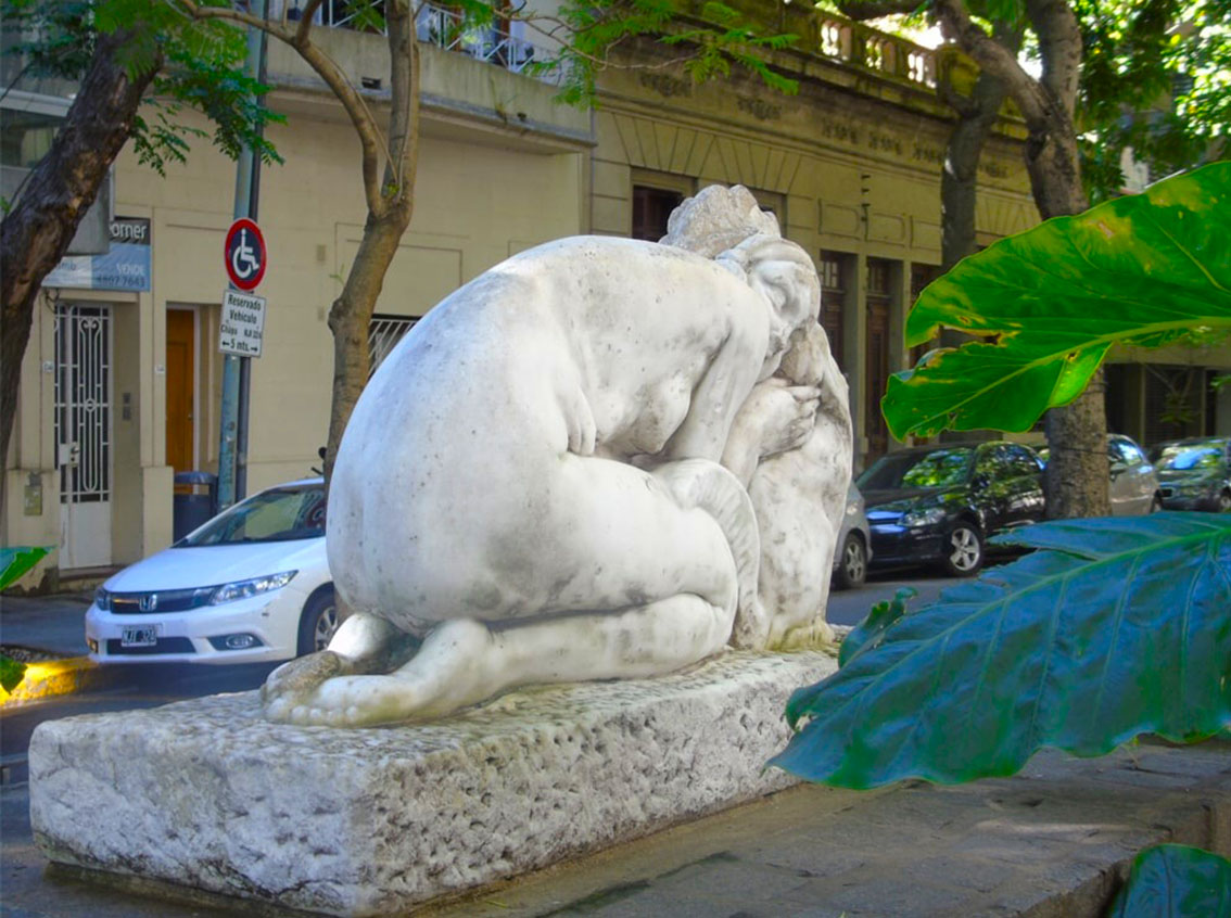 La Mujer y el gato