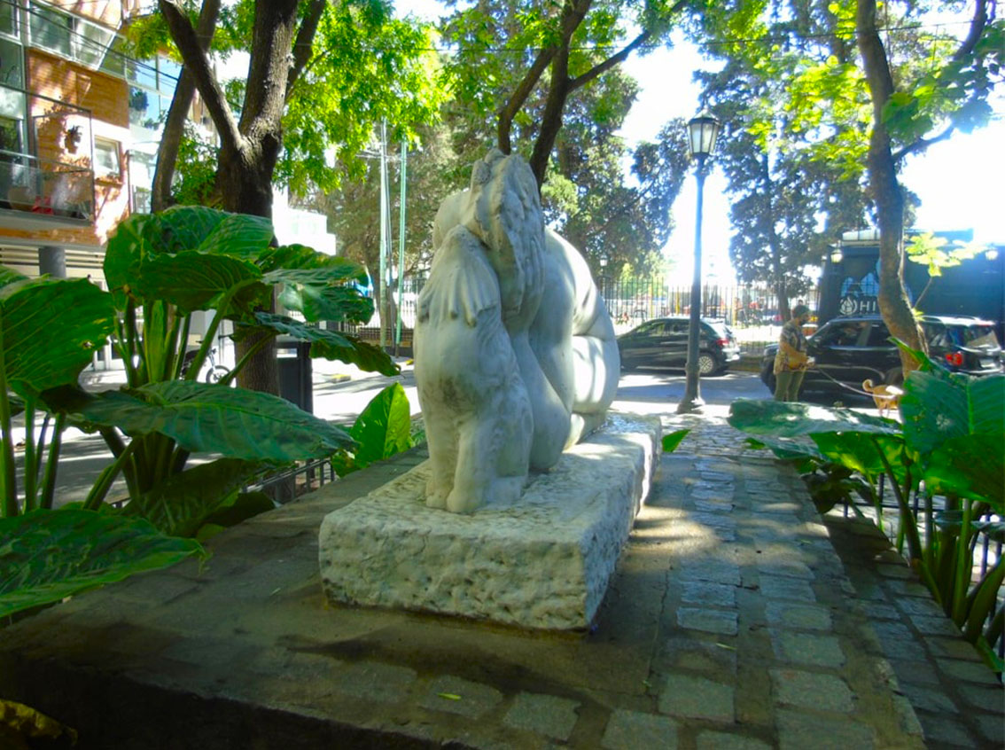 La Mujer y el gato