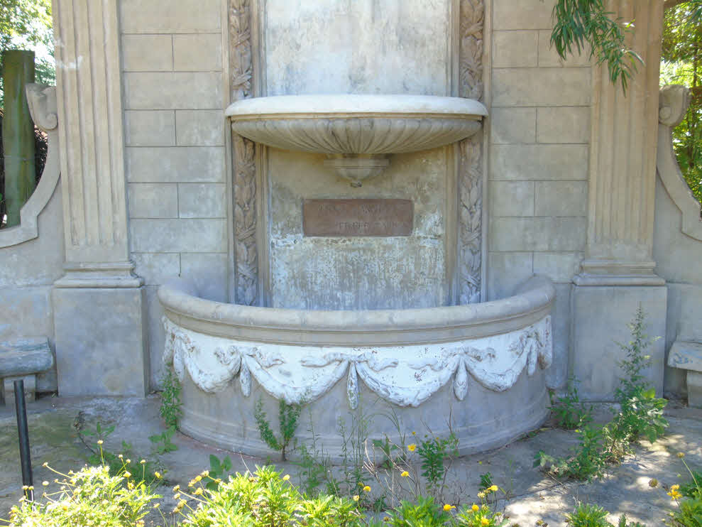 Fuente Diana Cazadora