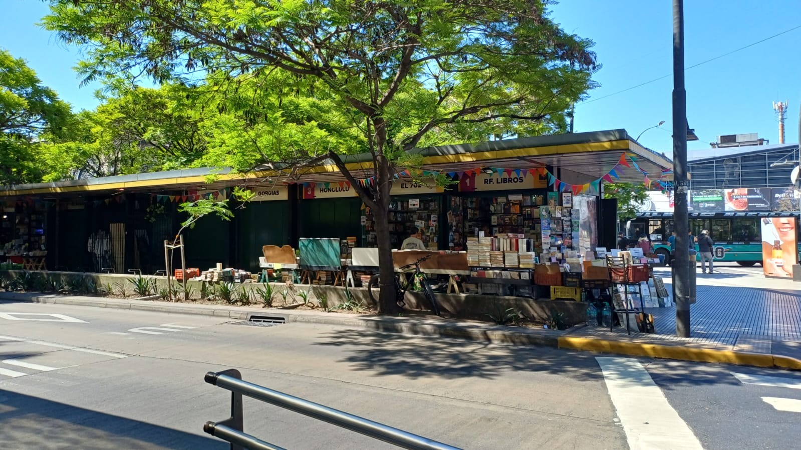 Cantero Central Anibal Troilo