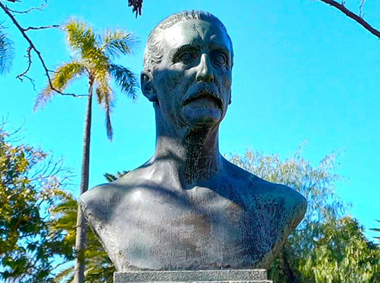 Aguirre, Julián