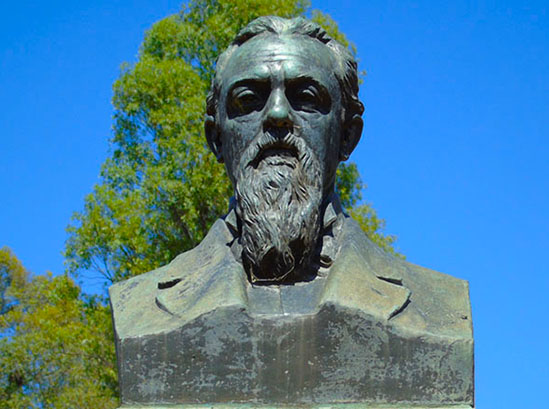 Andrade, Olegario Víctor