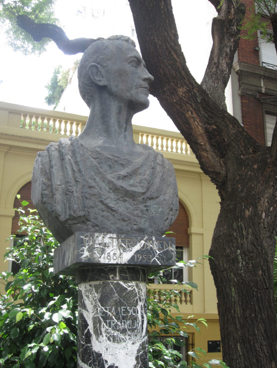 Busto de Walter Owens