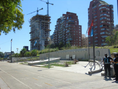 A los Caídos de Policía y Bomberos de la Ciudad