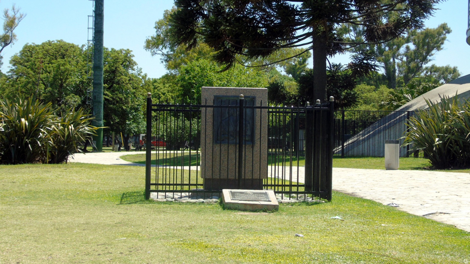 Plaza Dr. Benjamin A. Gould