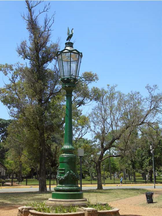  Farola de Hierro y mampostería