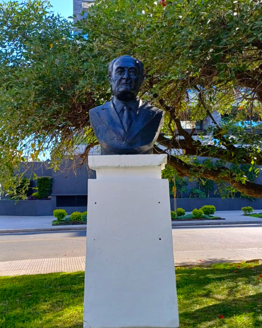 Dr. Víctor Raúl Haya de la Torre