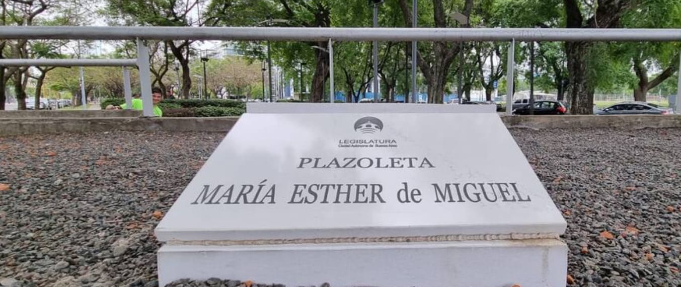 Plazoleta María Esther de Miguel