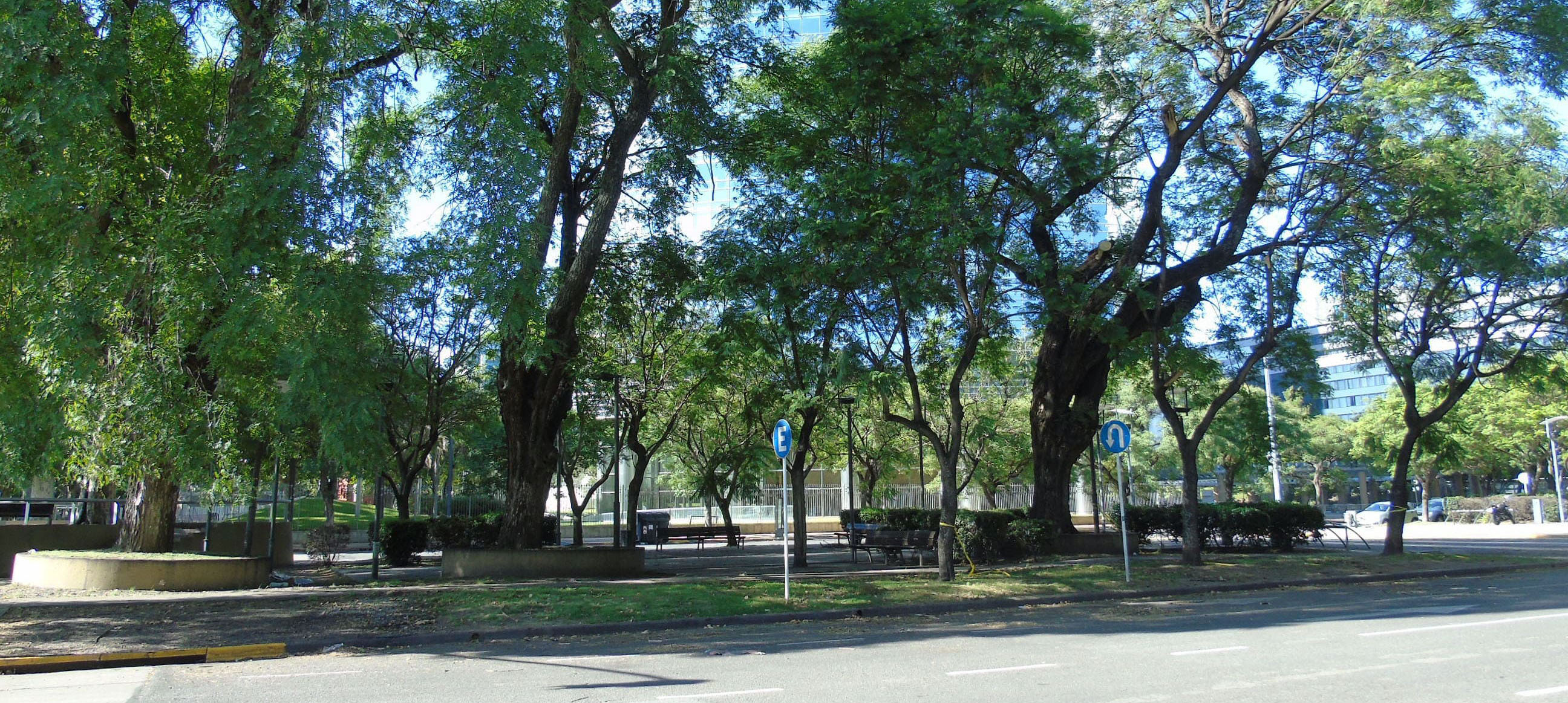 Plazoleta María Esther de Miguel
