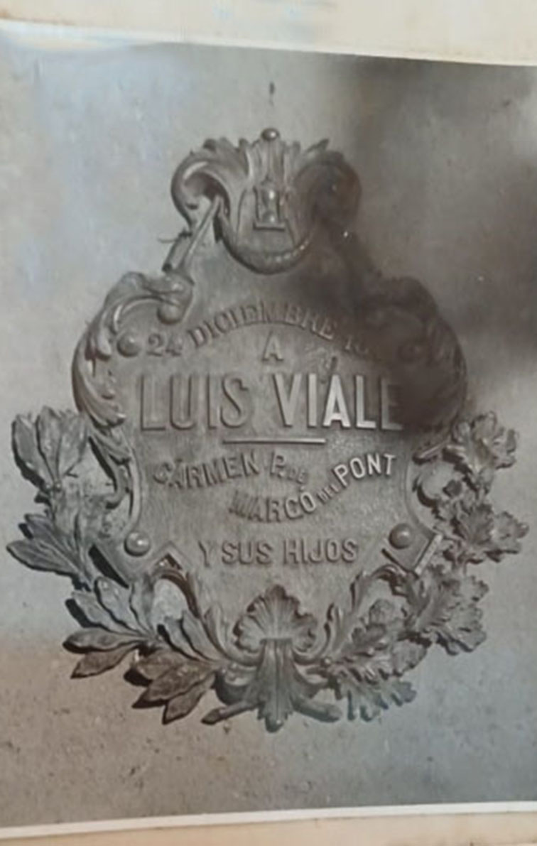 Homenajes a Luis Viale - Placa 1