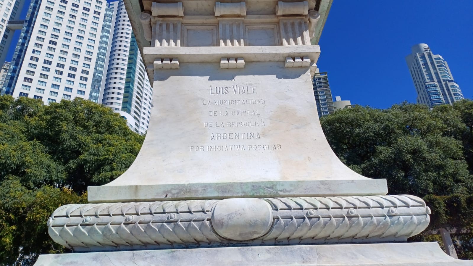 Luis Viale