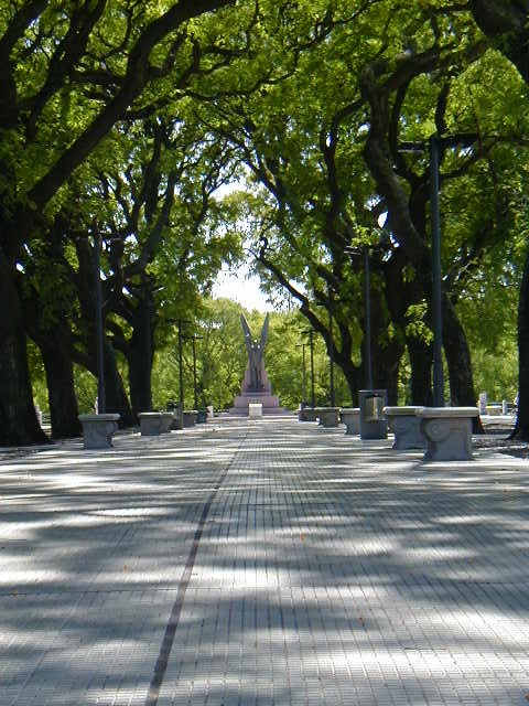 Monumento A la hazaña del Plus Ultra