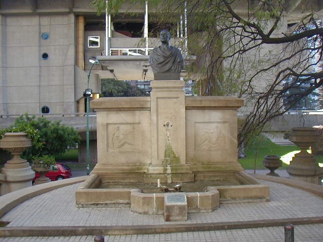 Plaza Luis Federico Leloir