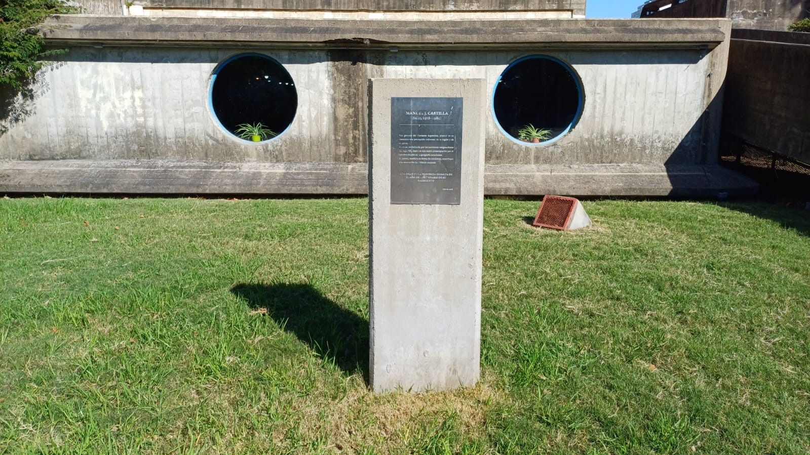 Placa Manuel J Castilla