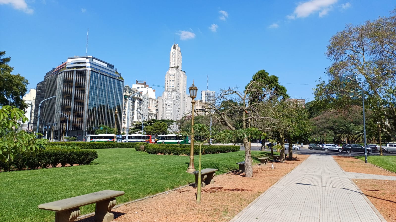 Plaza Fuerza Aérea Argentina