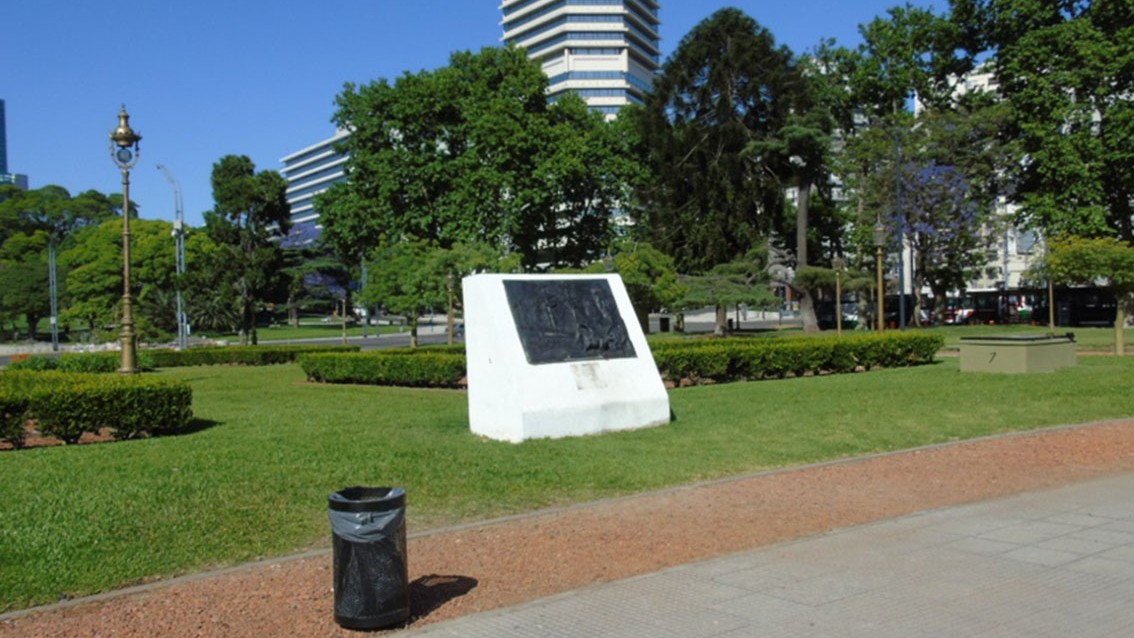 Plaza Fuerza Aérea Argentina
