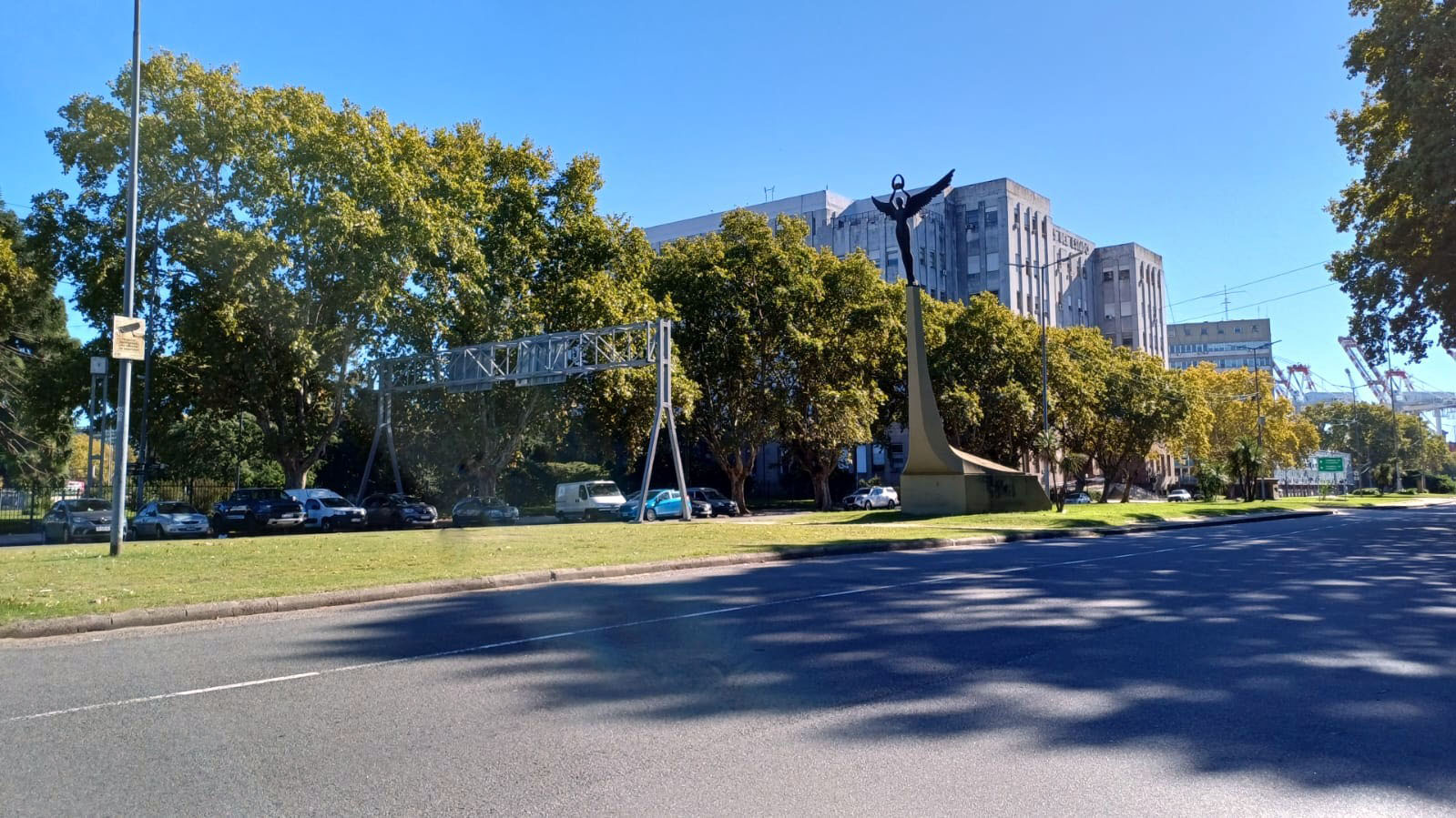 Cantero Central Paseo de los Inmigrantes
