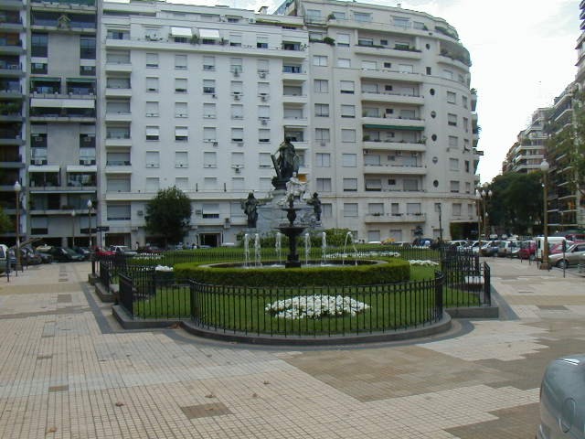 Plaza Dr. Carlos Pellegrini