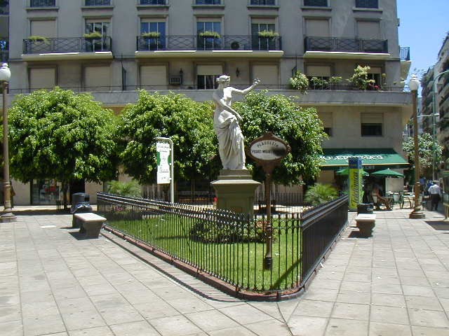 Plazoleta Pedro Miguel Obligado