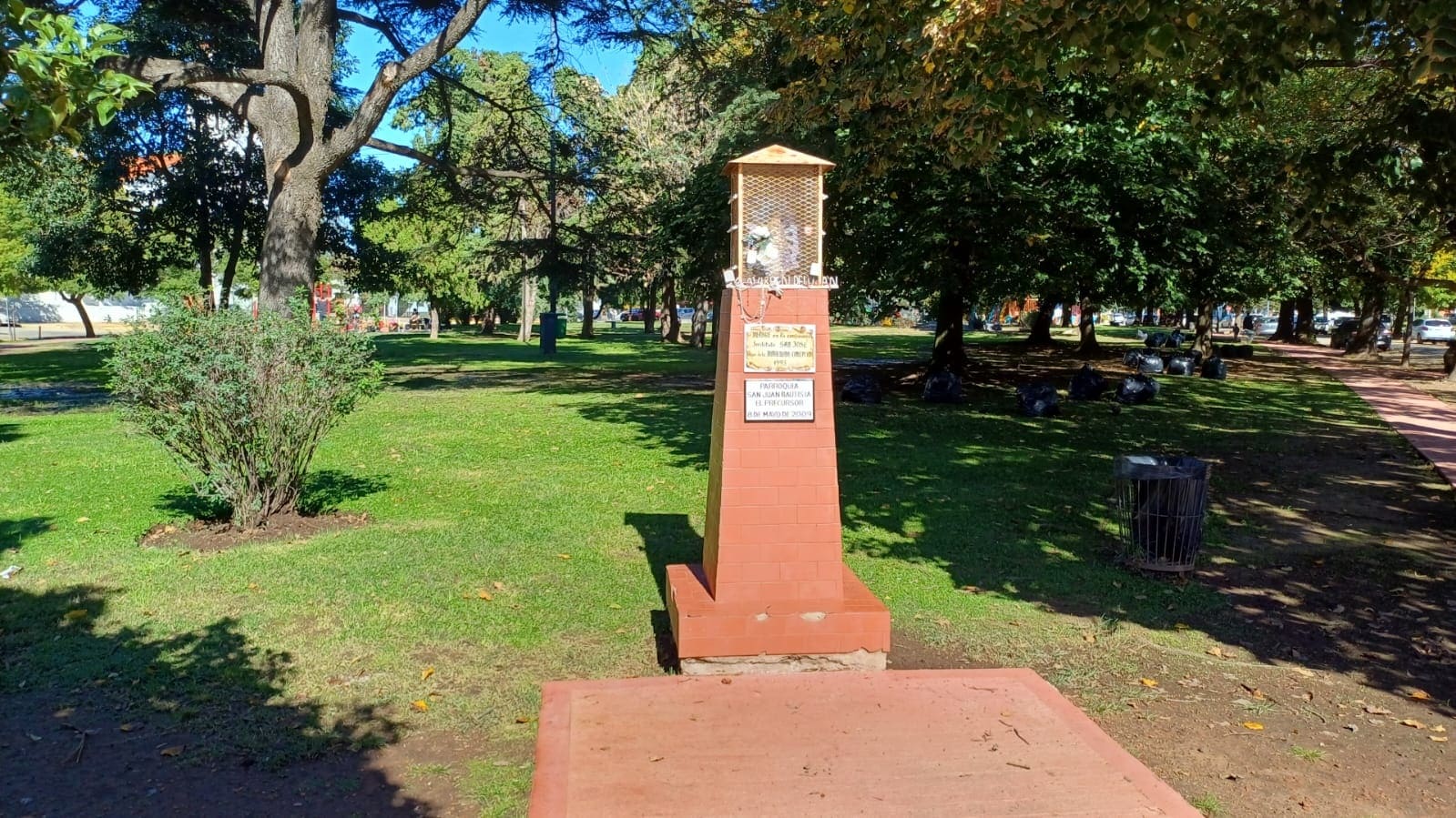 Plaza Dr. Vicente Solano Lima