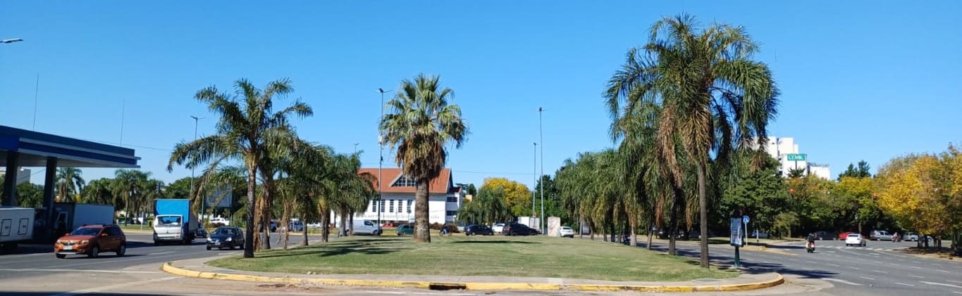 Espacios verdes en la Av. Ricardo Balbín