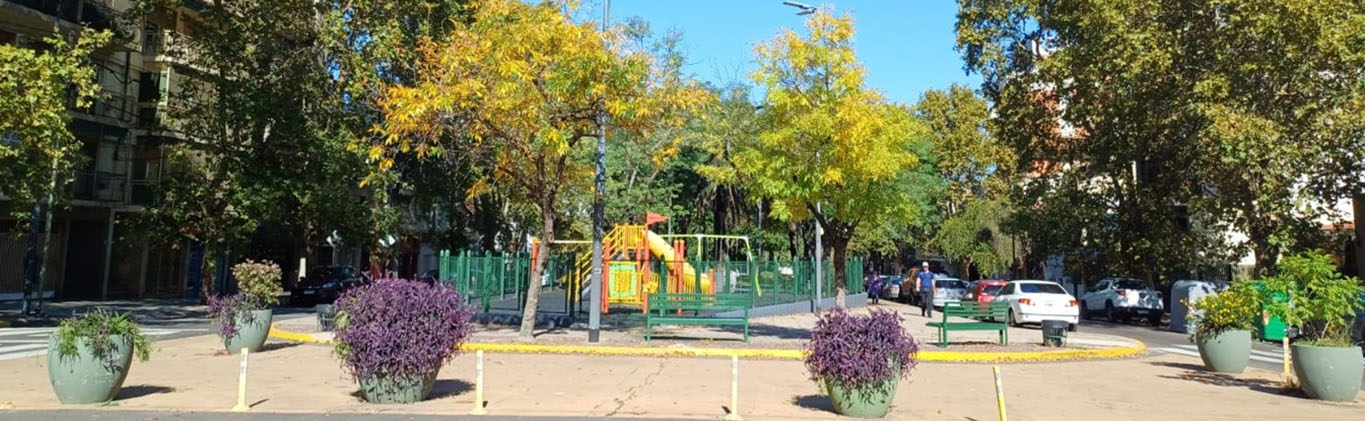 Espacios verdes en la Av. San Isidro