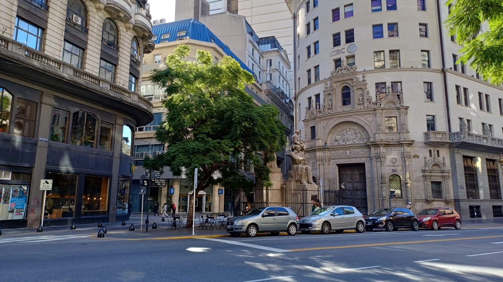 Monumento a Roque Sáenz Peña