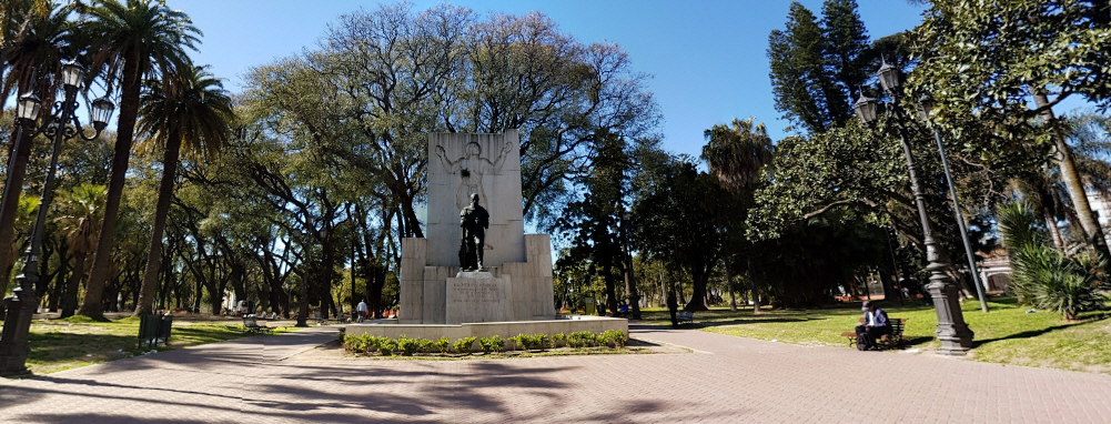 Parque Lezama  - Monumento a Don Pedro de Mendoza