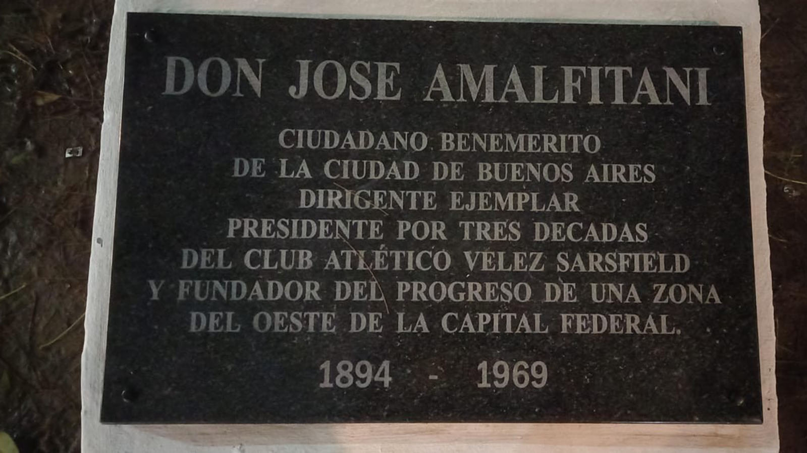Homenaje a Don José Amalfitani 1