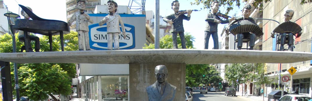 Av. Corrientes y Luis María Drago