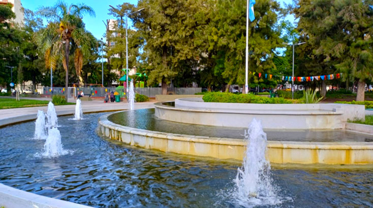 Plaza Dr. Roque Saénz Peña