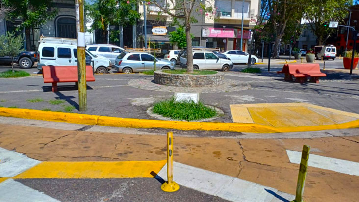 Plazoleta Alberto Castillo